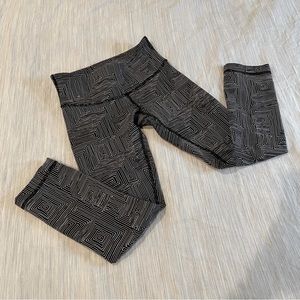 lululemon Women’s Wunder Under Leggings | Size 2 | Patterned Square Lines | B&W